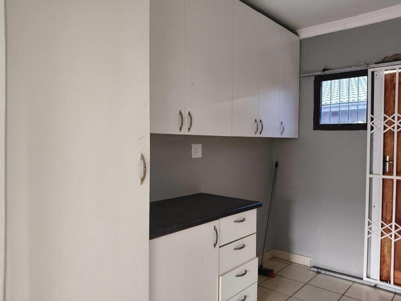 To Let Commercial Property for Rent in Mthata Eastern Cape